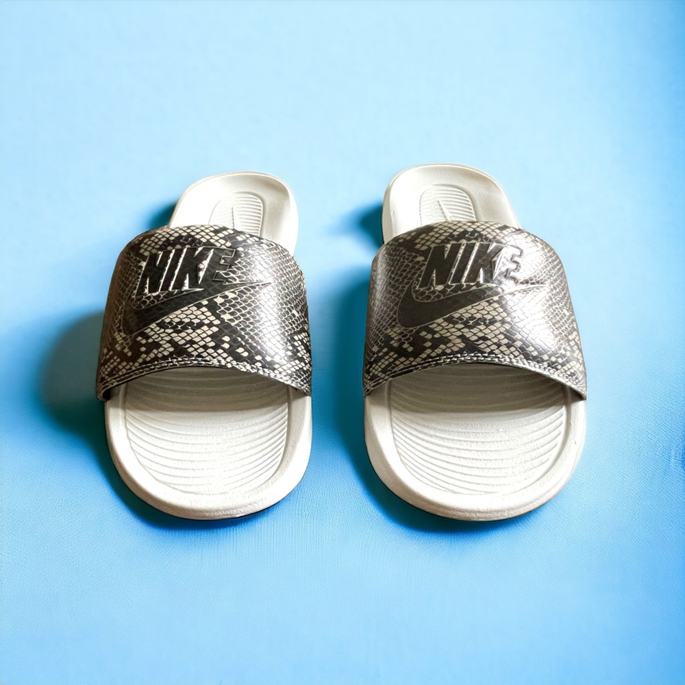 NIKE Animal Print Slides • Size 9 • Women - Picture 10 of 10